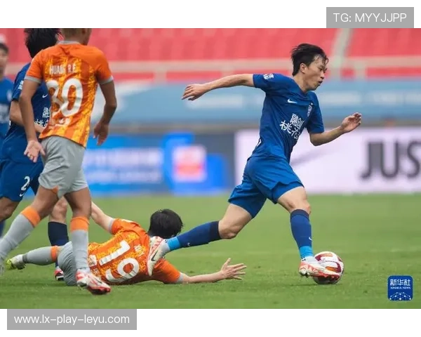 中超边路突破形成折射破门引爆现场——足球的激情与奇迹