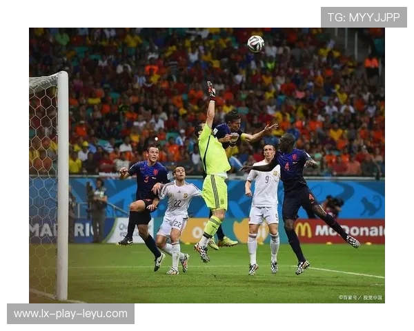 意甲尤文中场抢断转攻形成致命一击 意甲尤文中场抢断转攻形成致命一击