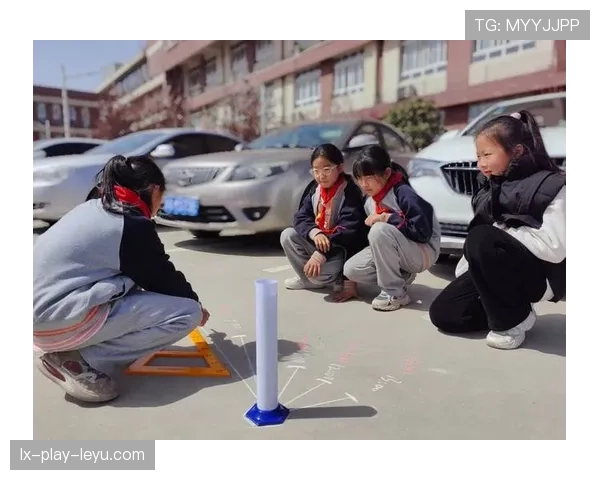角旗杆的影子指向哪边,旗杆影子的变化是怎样形成的